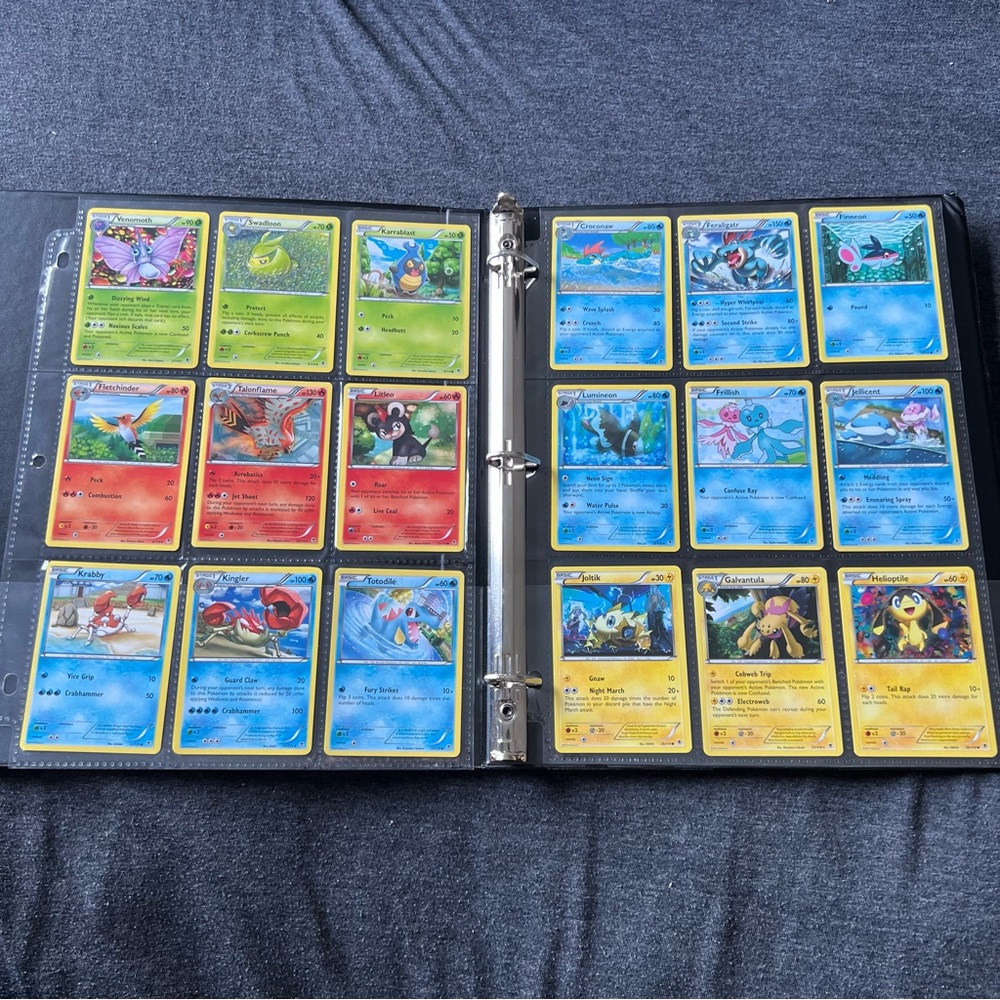 61 Phantom Forces Pokémon Cards No Doubles Bundle
